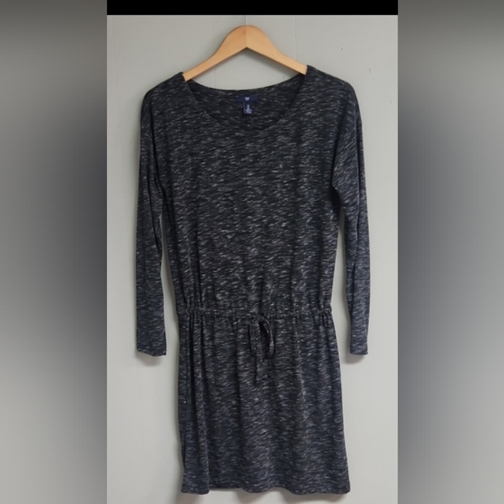 Gap Casual Lightweight Long Sleeve Black Dress Scoop Neck Womans Size Small.